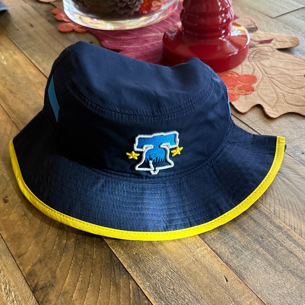 NWT Philadelphia Phillies Bucket Hat
